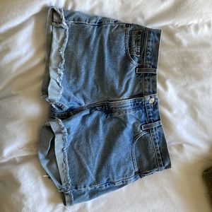 VINTAGE LEVI SHORTS, Size 6